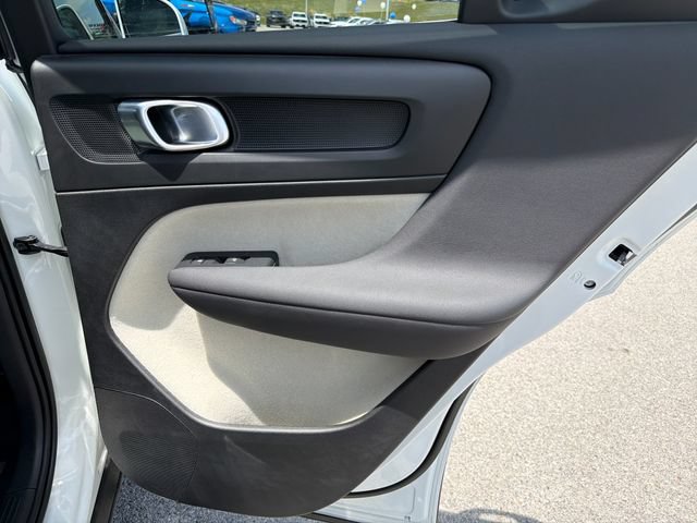 Used 2023 Volvo XC40 B5 Plus w/ Protection Package Premier AWD/4WD image 28