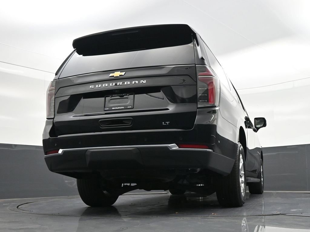 Used 2025 Chevrolet Suburban LT image 31