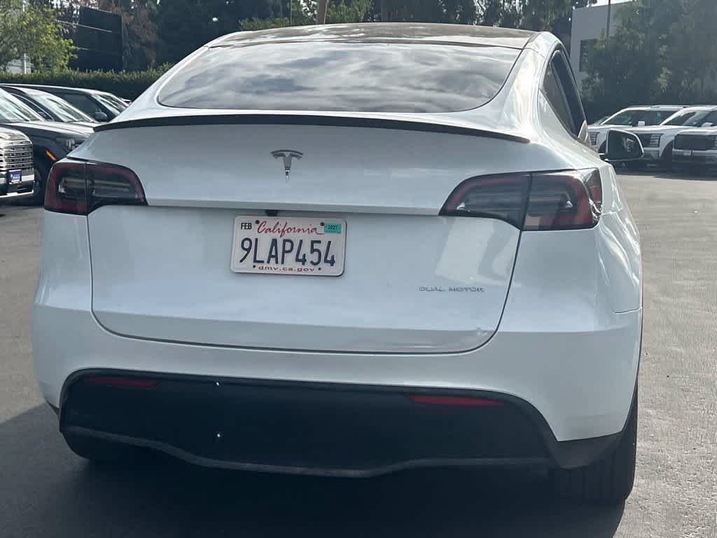 Used 2024 Tesla Model Y Long Range AWD/4WD image 2