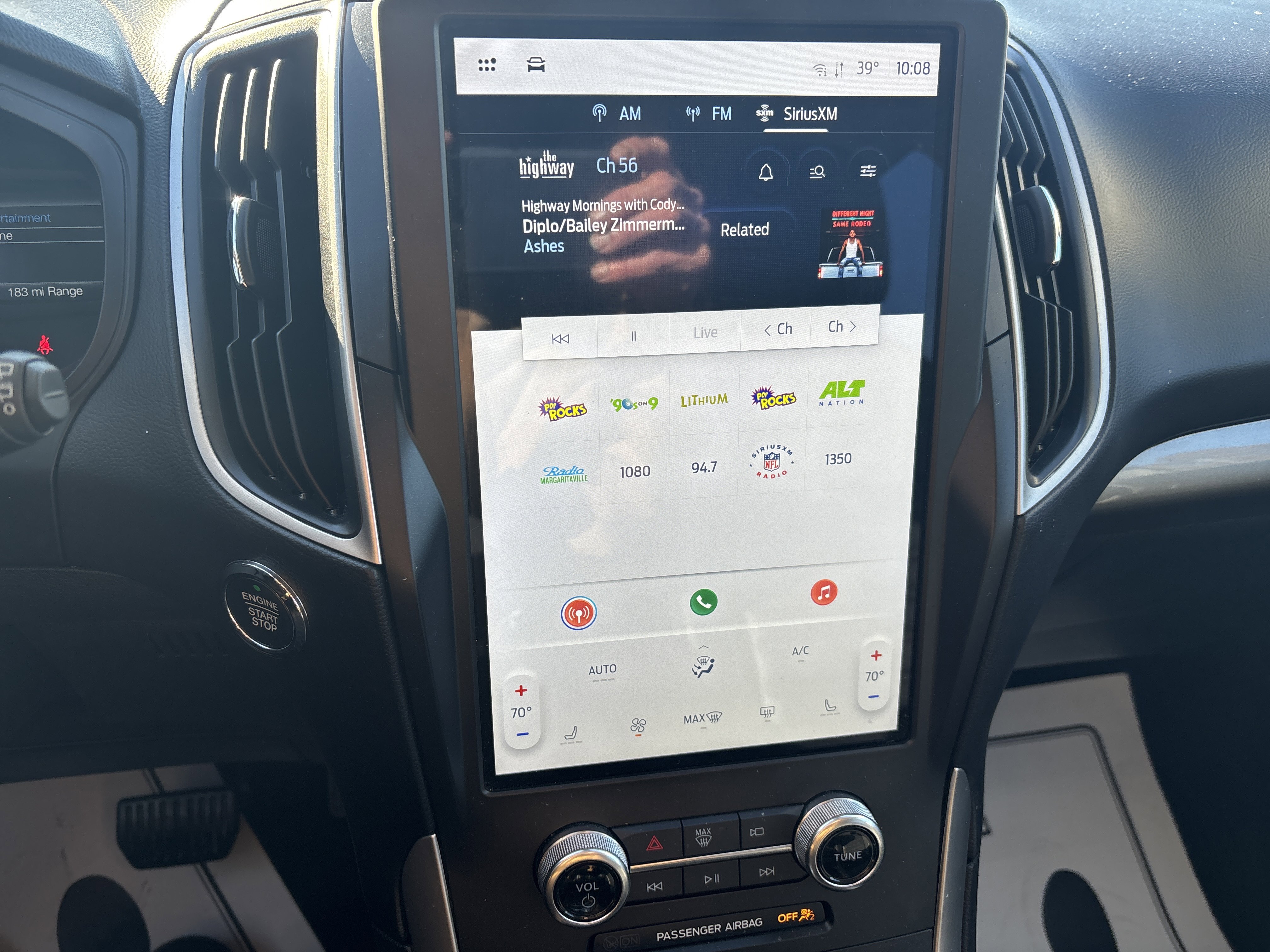 Used 2024 Ford Edge SEL image 26