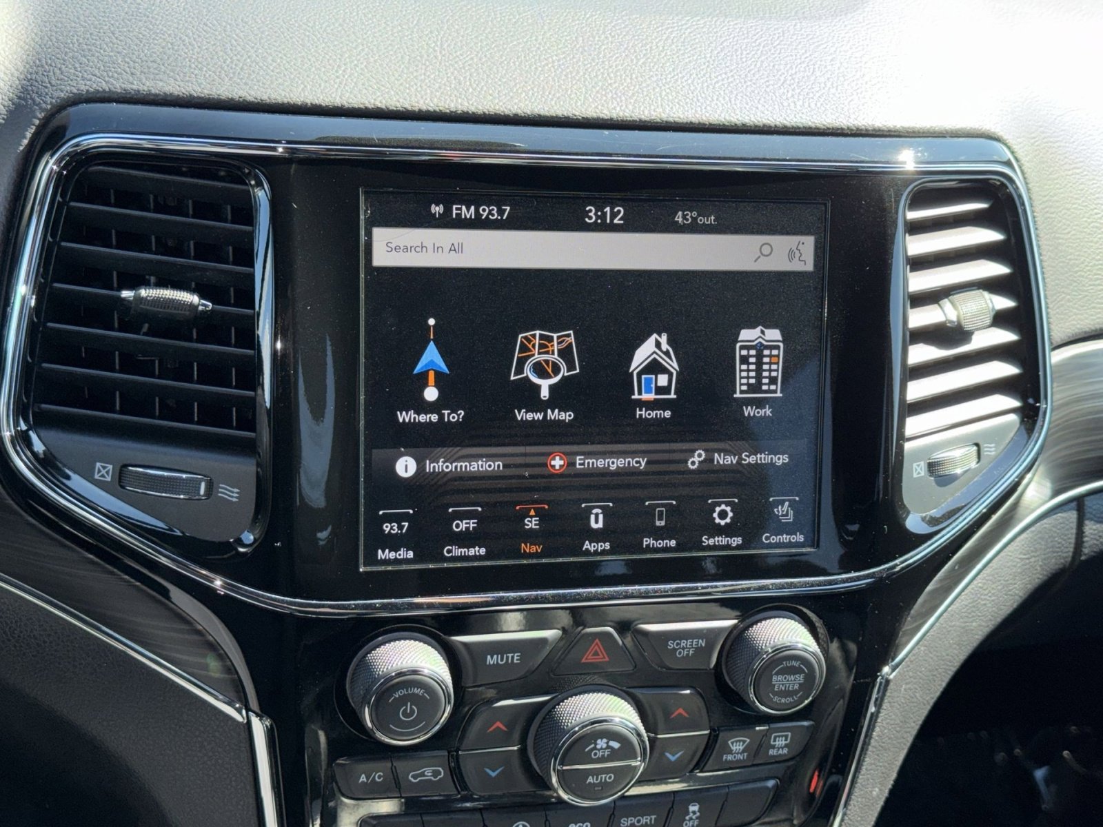 Used 2019 Jeep Grand Cherokee Limited image 20