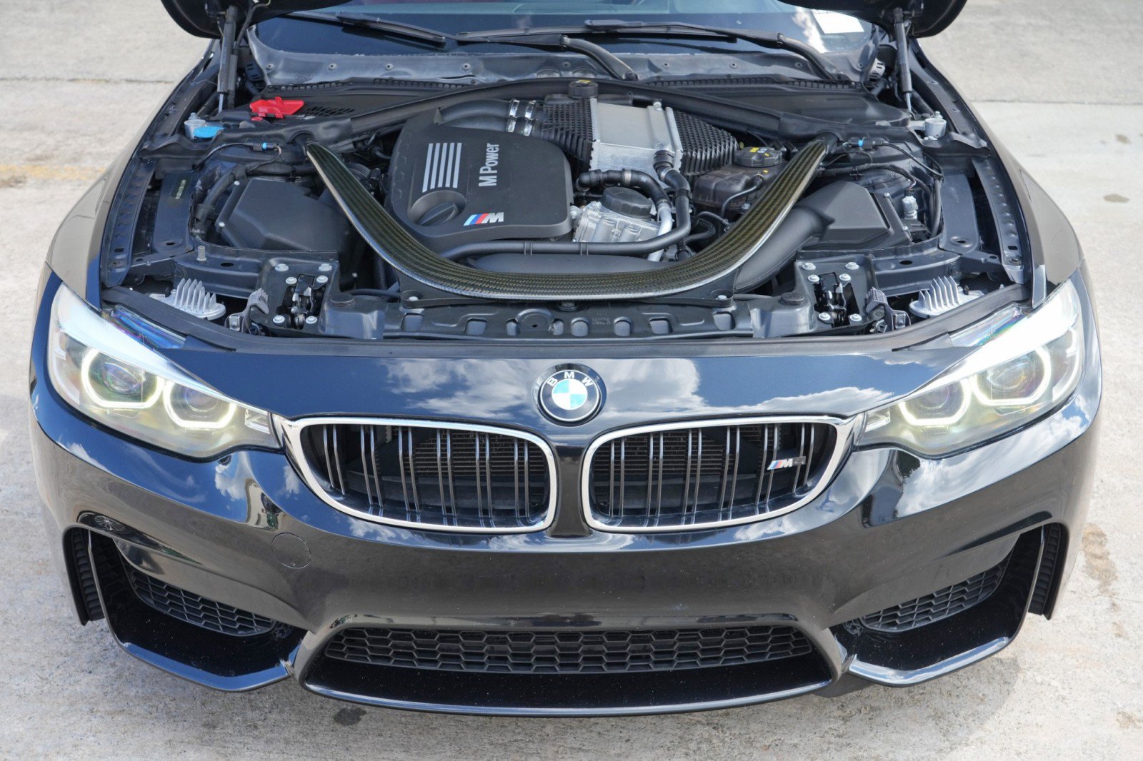 Used 2018 BMW M4 Coupe RWD image 7