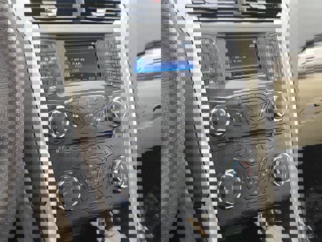 Used 2014 Ford Fusion SE FWD image 23