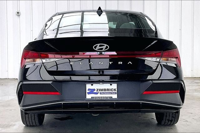 New 2026 Hyundai Elantra SEL Sport Premium FWD image 4