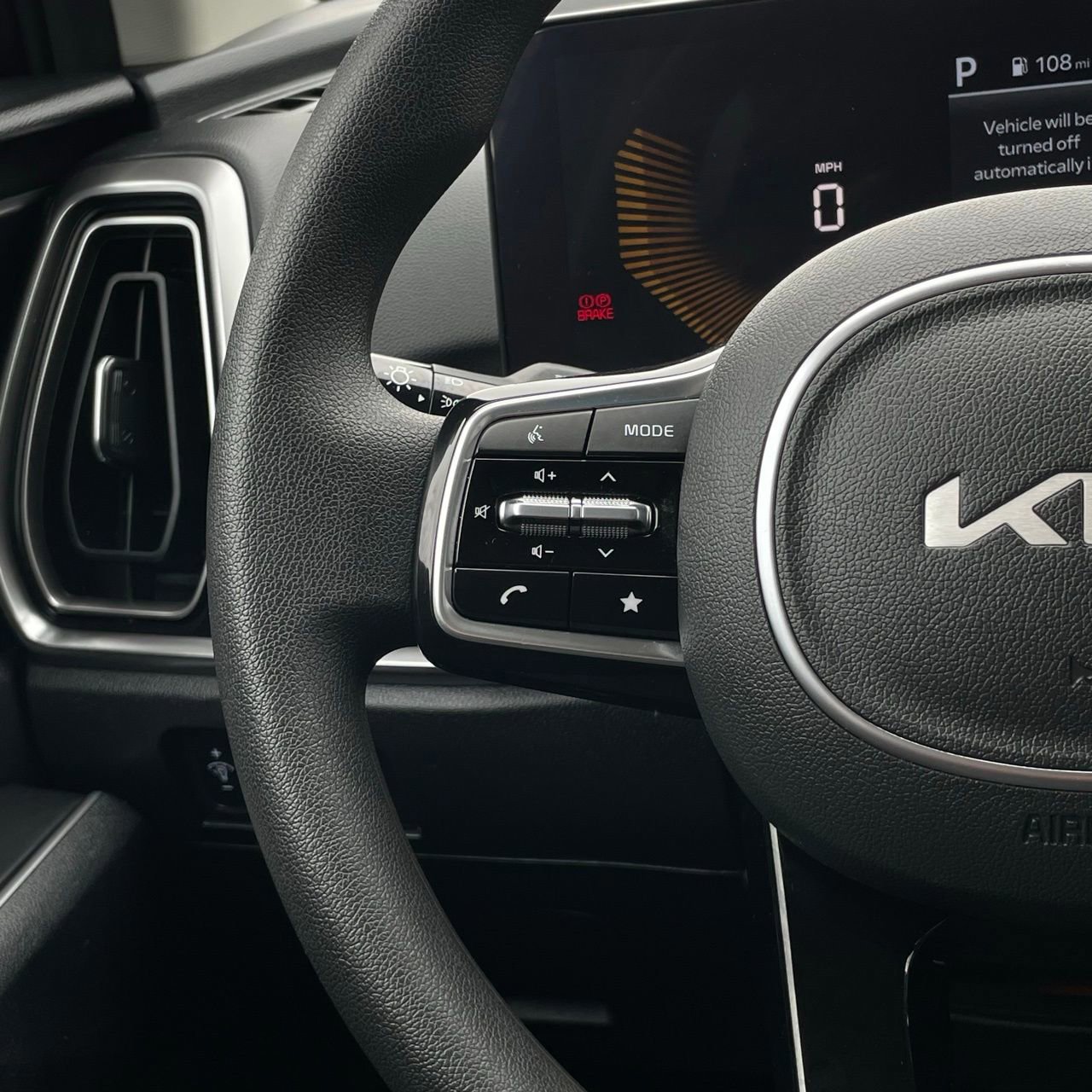 Used 2025 Kia Sorento LX image 13