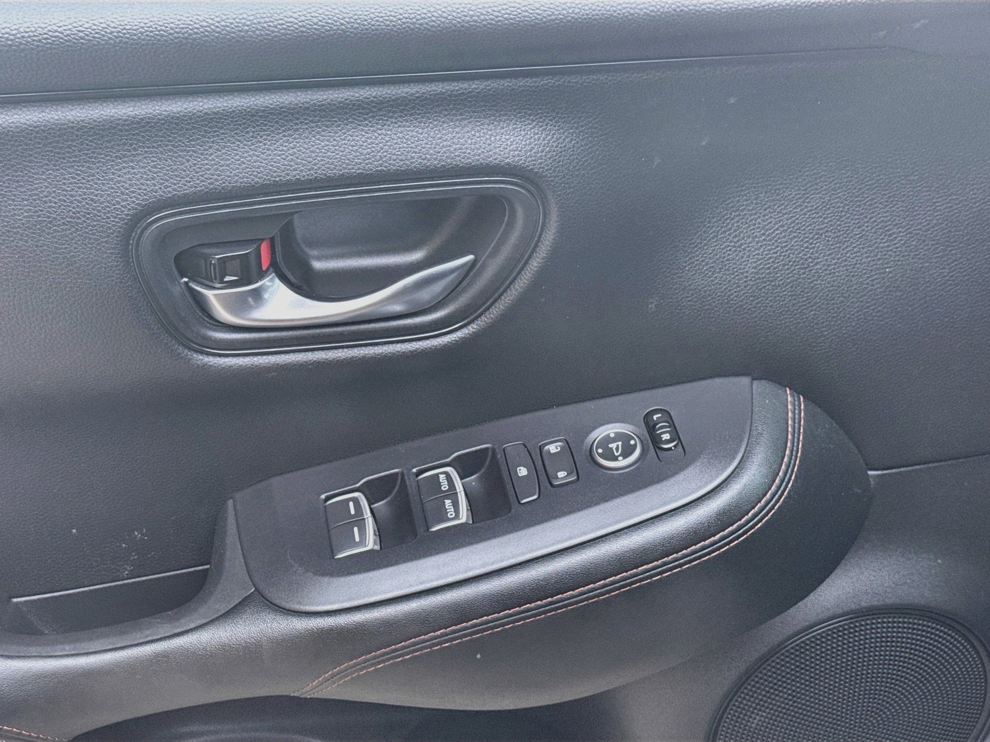 Used 2024 Honda HR-V Sport image 16