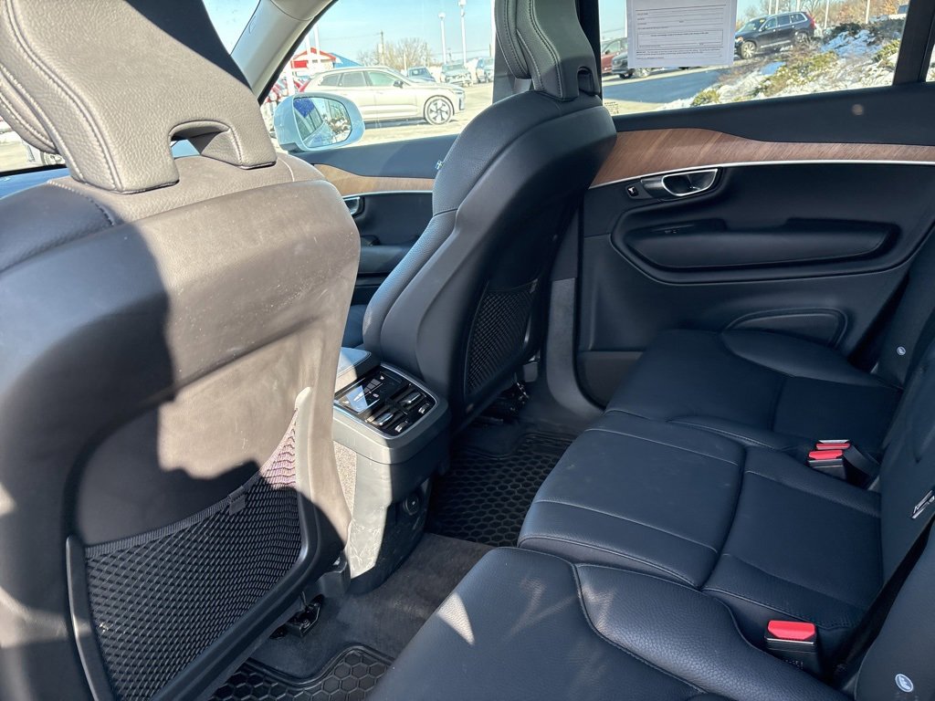 Certified 2023 Volvo XC90 B6 Plus image 31