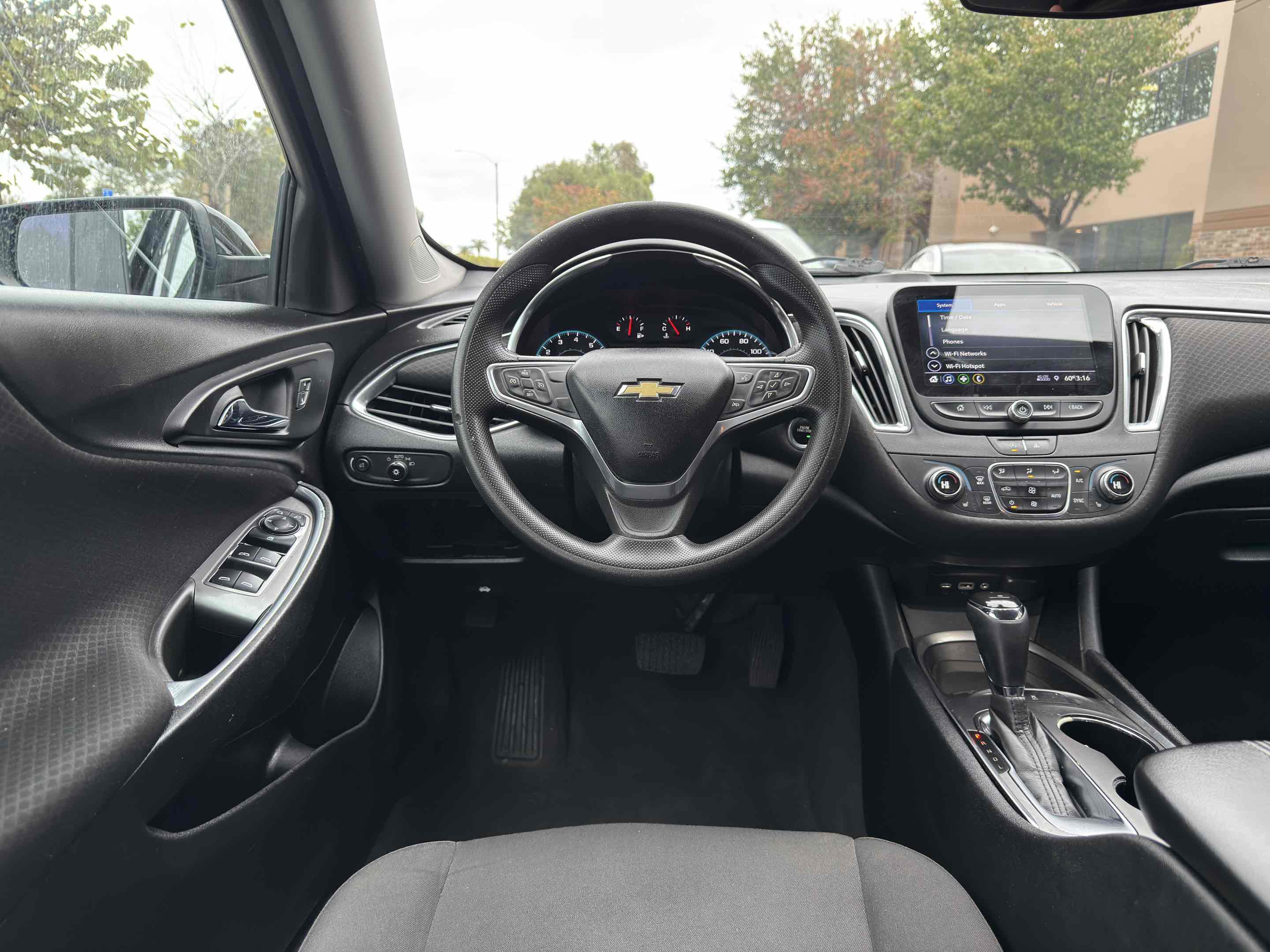 Used 2020 Chevrolet Malibu LT image 19