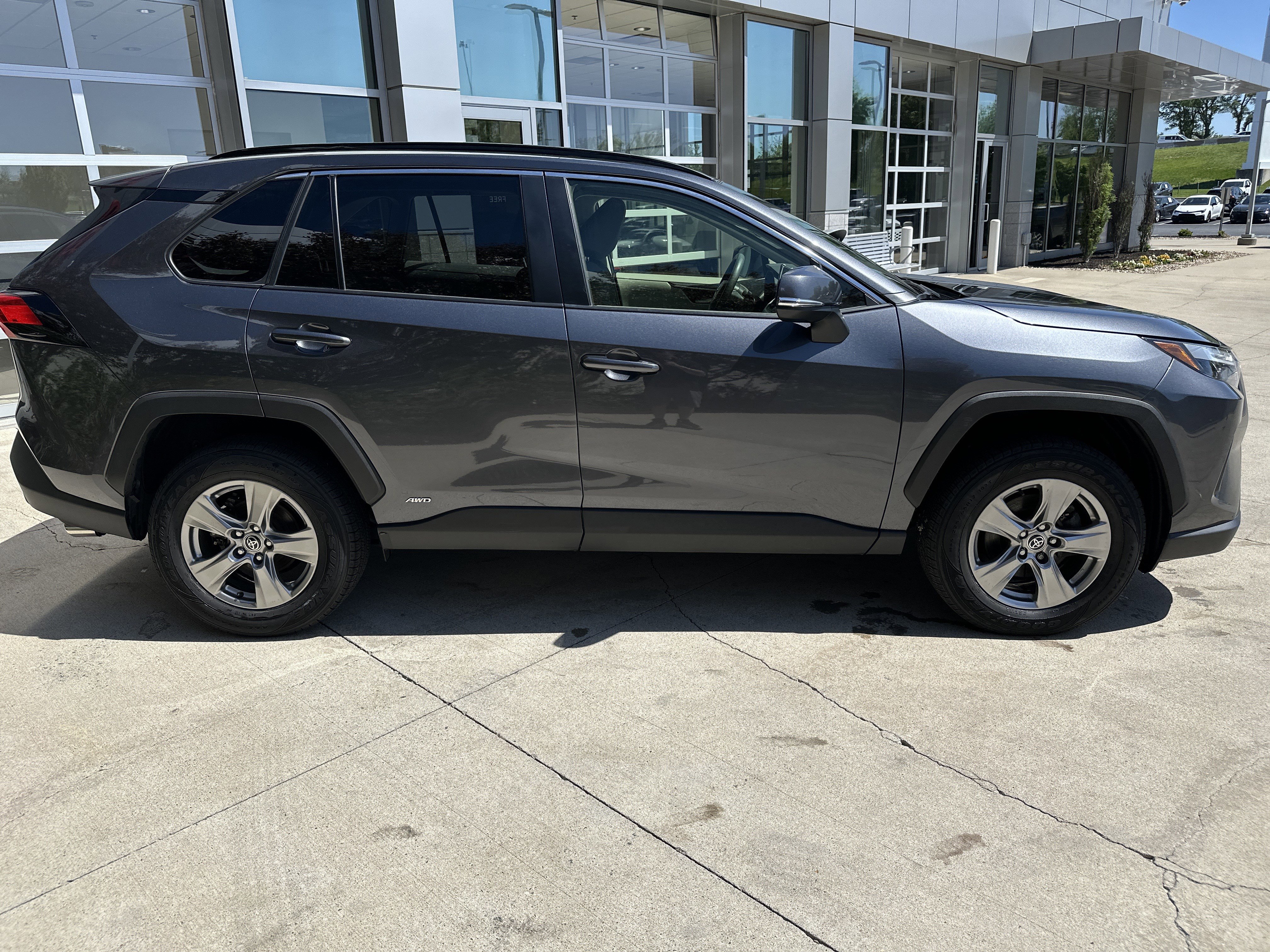Used 2023 Toyota RAV4 XLE w/ Convenience Package AWD/4WD image 8