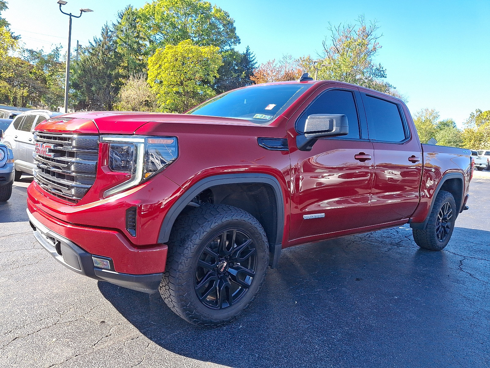 Used 2022 GMC Sierra 1500 Elevation image 3