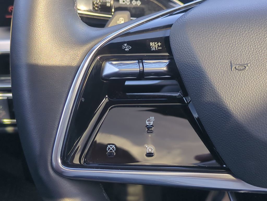 Used 2024 Cadillac Lyriq Luxury image 27