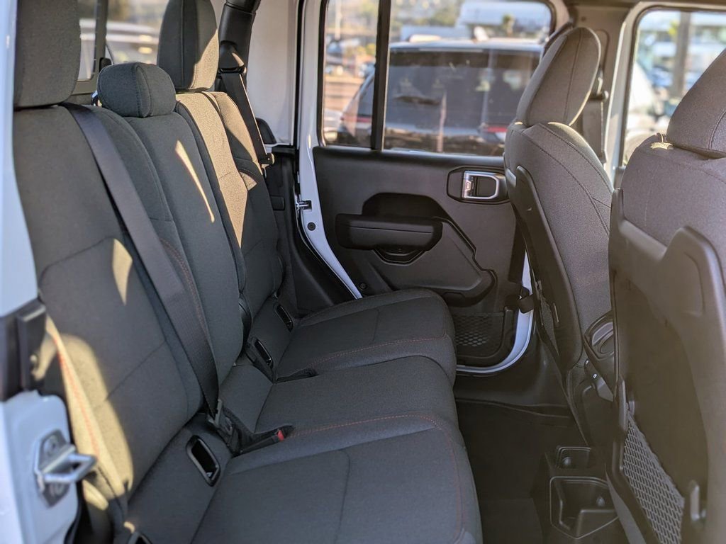 New 2026 Jeep Gladiator Rubicon w/ Steel Bumper Group image 12