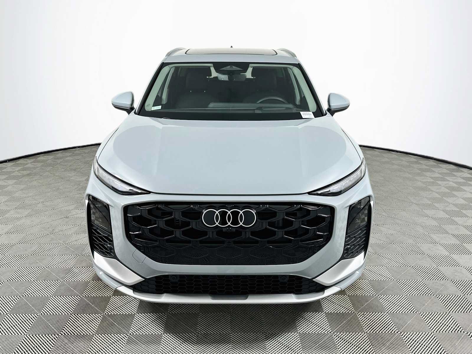 New 2026 Audi Q3 quattro 2.0T AWD/4WD image 2