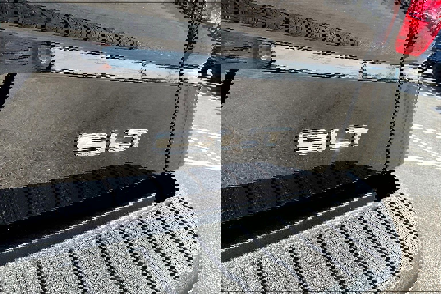 New 2026 GMC Sierra 1500 SLT w/ SLT Premium Plus Package image 8