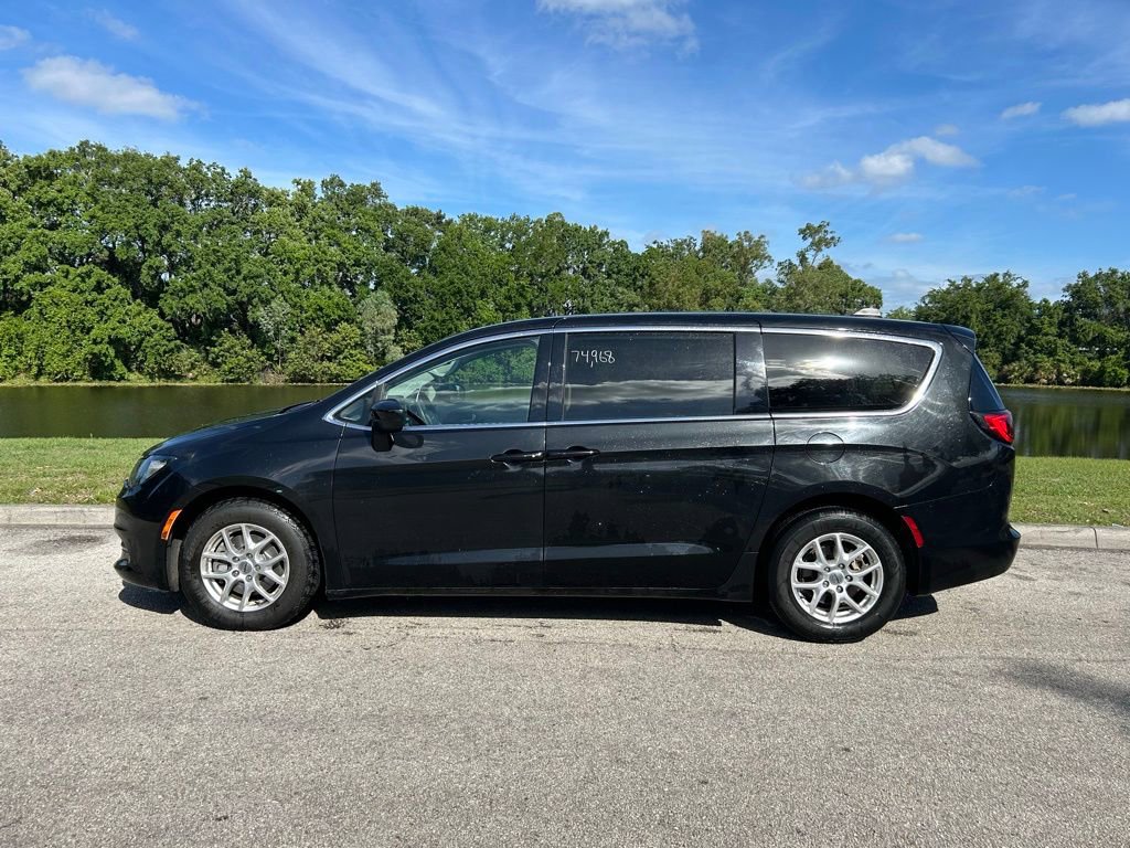 Used 2023 Chrysler Voyager LX FWD image 2
