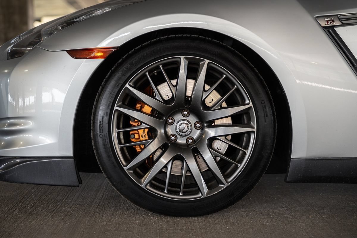 Used 2009 Nissan GT-R Premium AWD/4WD image 11