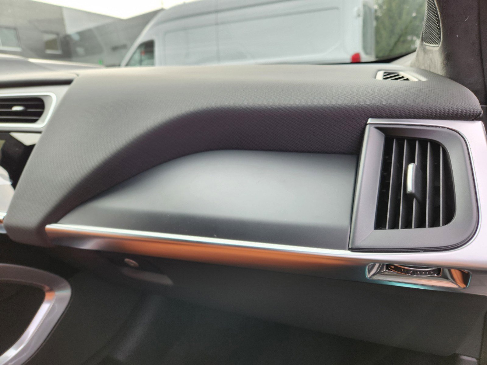 Used 2024 Jaguar I-PACE R-Dynamic HSE AWD/4WD image 11