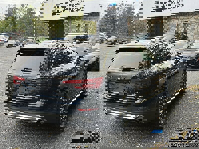 Used 2017 Audi A4 2.0T allroad Premium Plus w/ Technology Package image 8