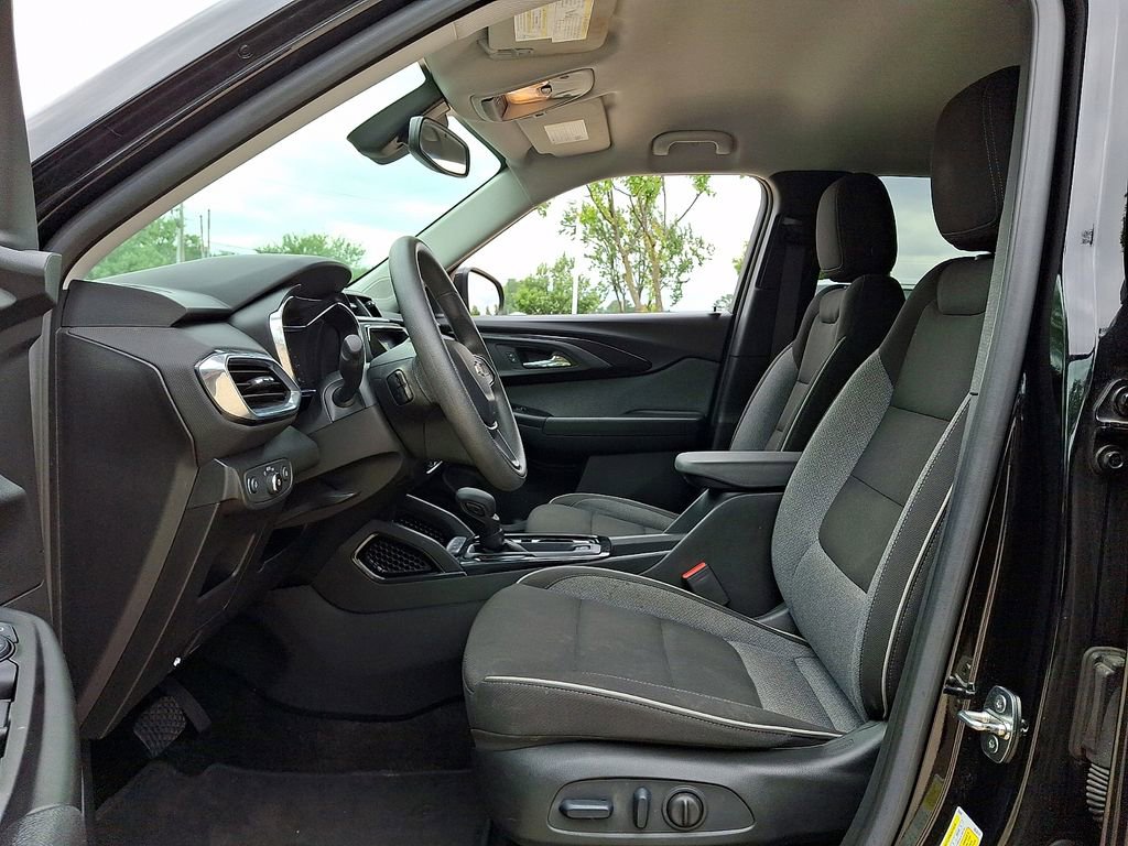 Used 2023 Chevrolet TrailBlazer LT w/ Convenience Package AWD/4WD image 11