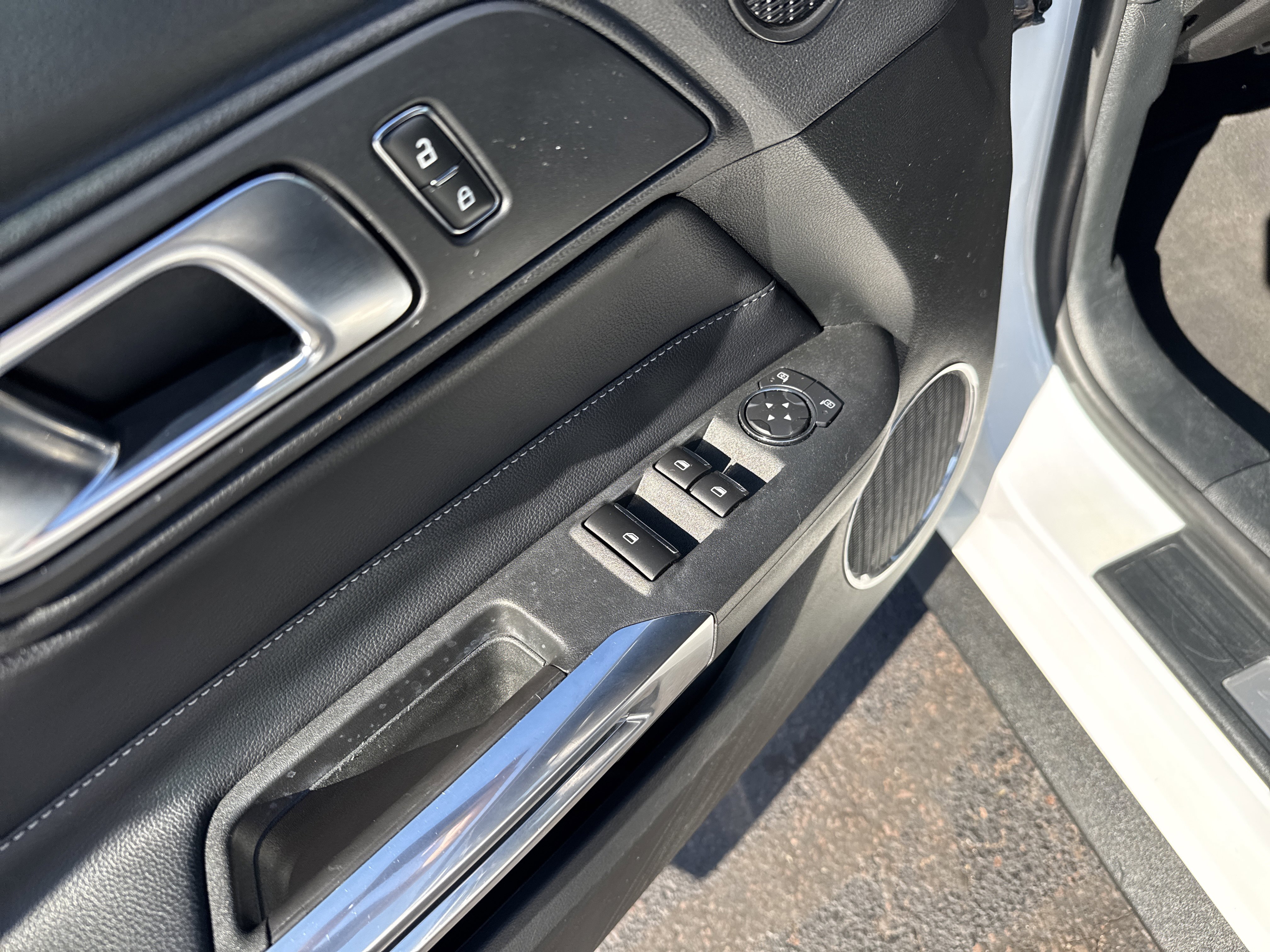 Used 2023 Ford Mustang Premium image 16