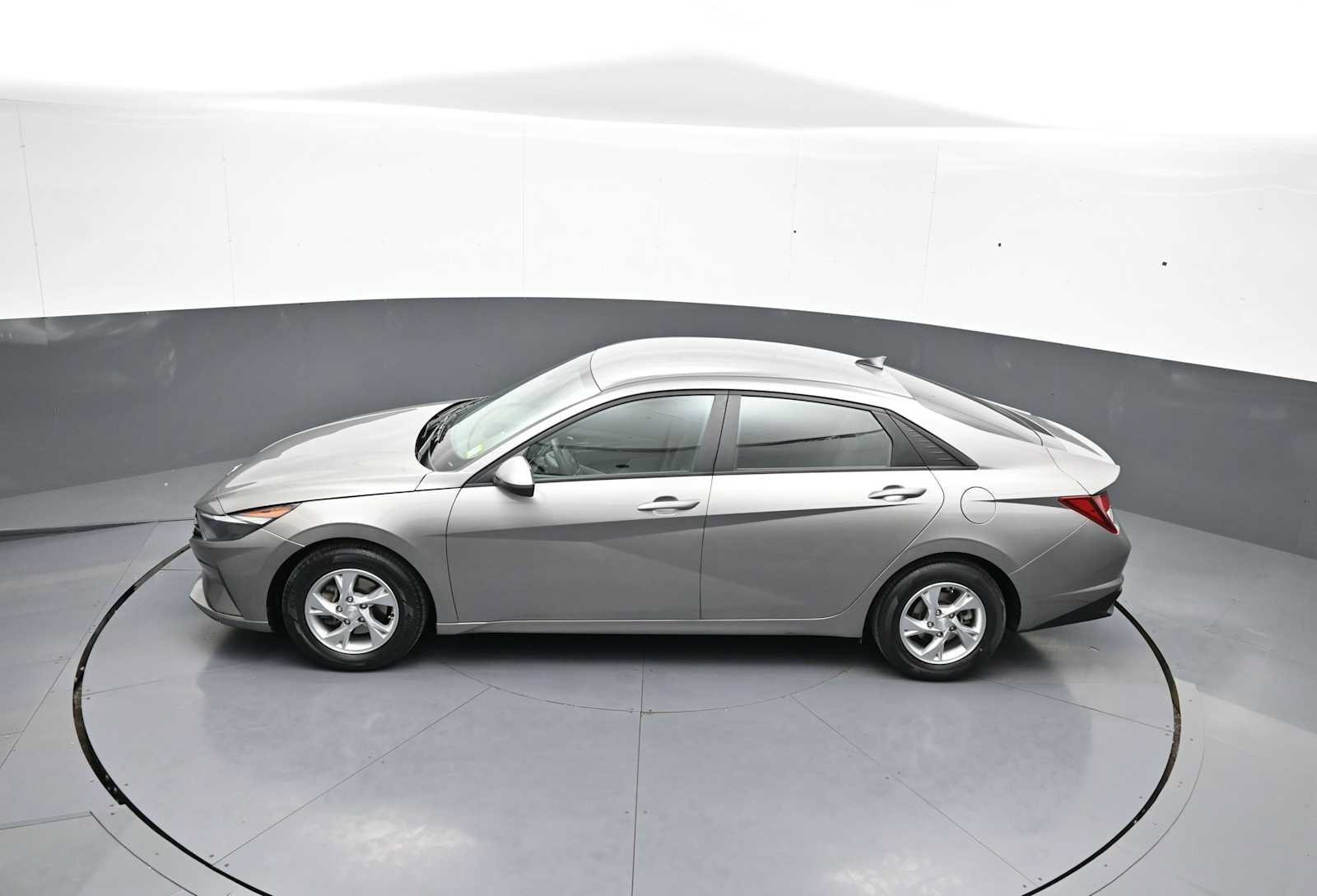 Certified 2023 Hyundai Elantra SE FWD image 39
