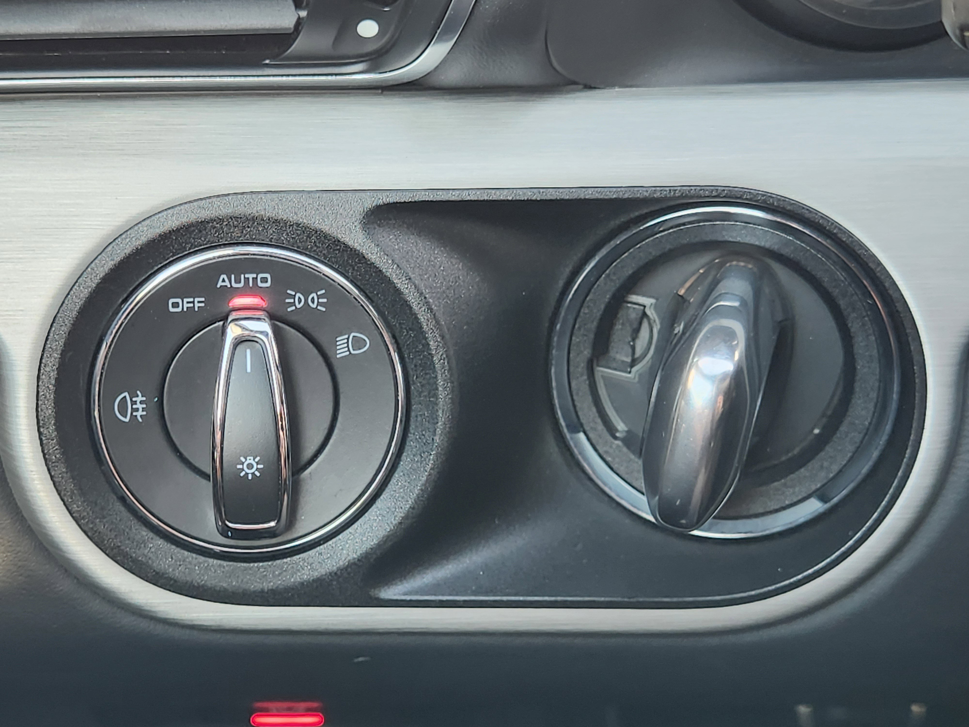 Used 2015 Porsche 911 Carrera 4S image 22