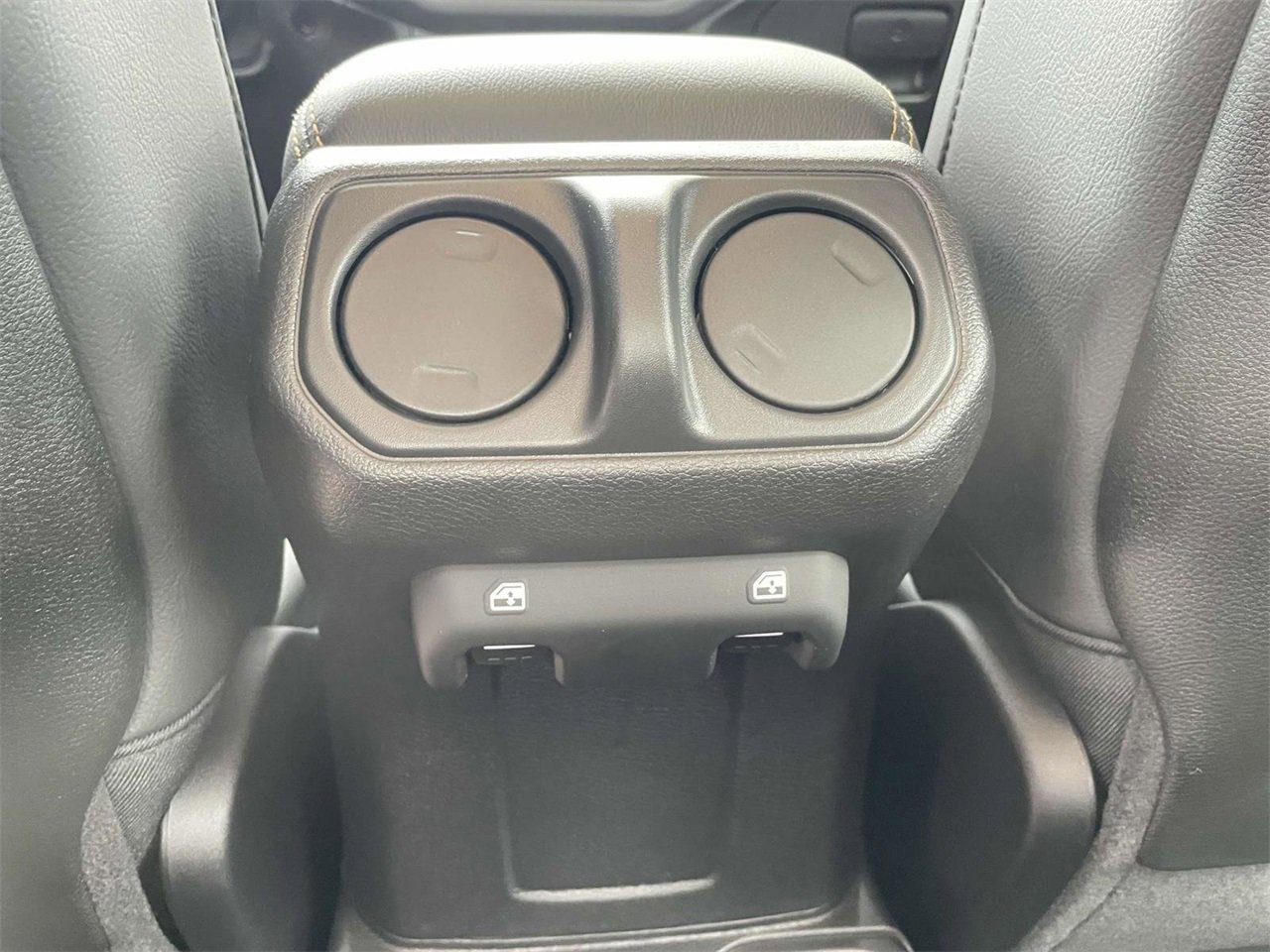 New 2025 Jeep Gladiator Sport w/ Premium Package image 12