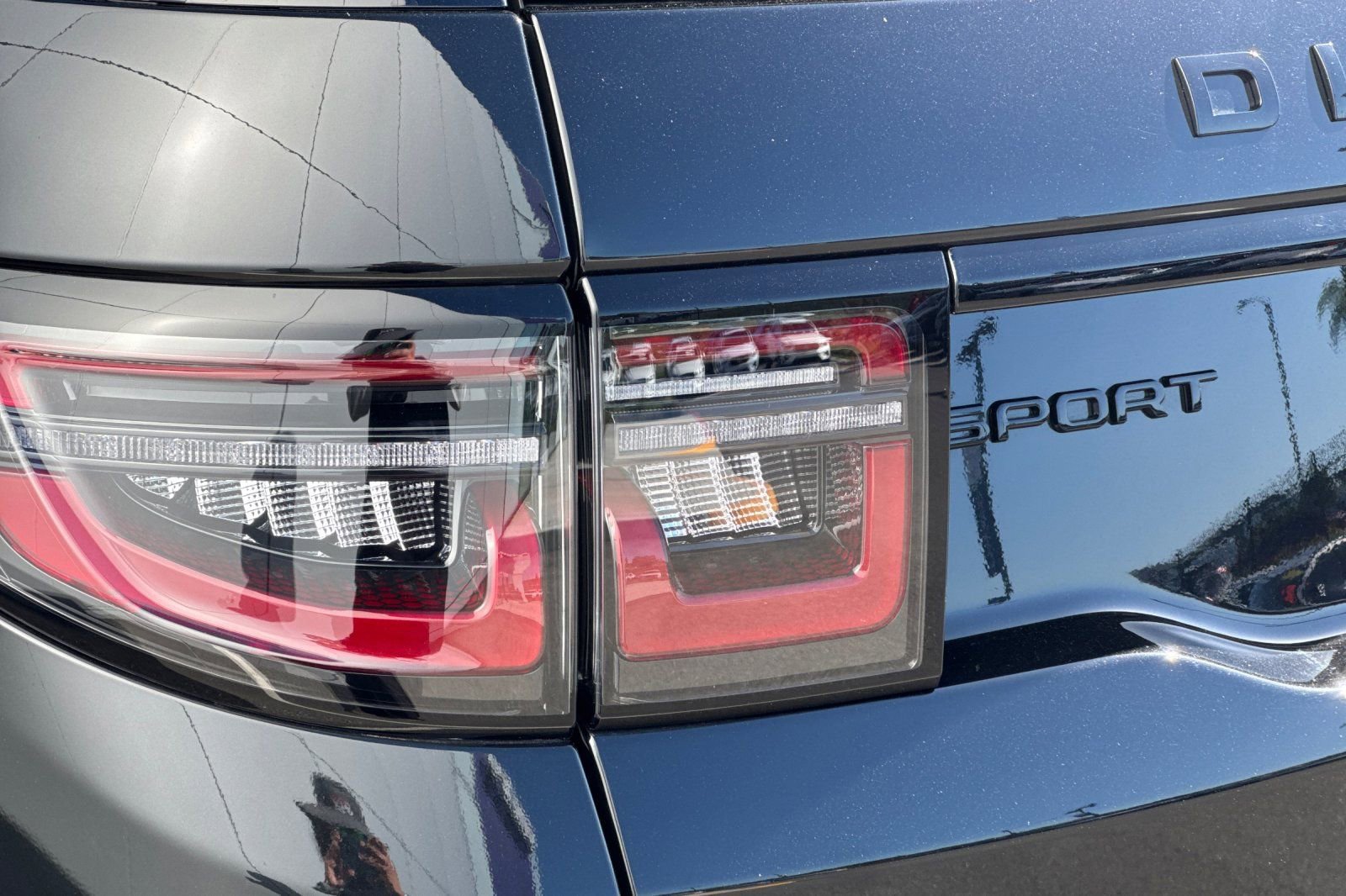 Used 2025 Land Rover Discovery Sport Dynamic SE image 34