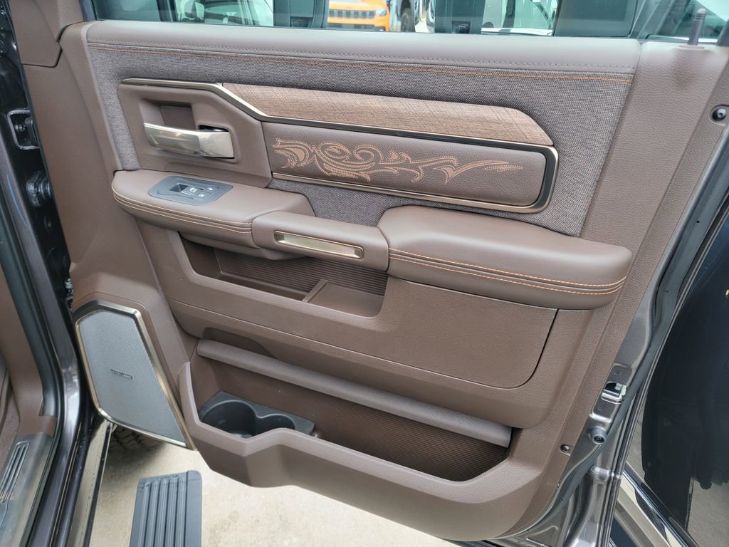 New 2026 RAM 2500 Limited AWD/4WD image 13