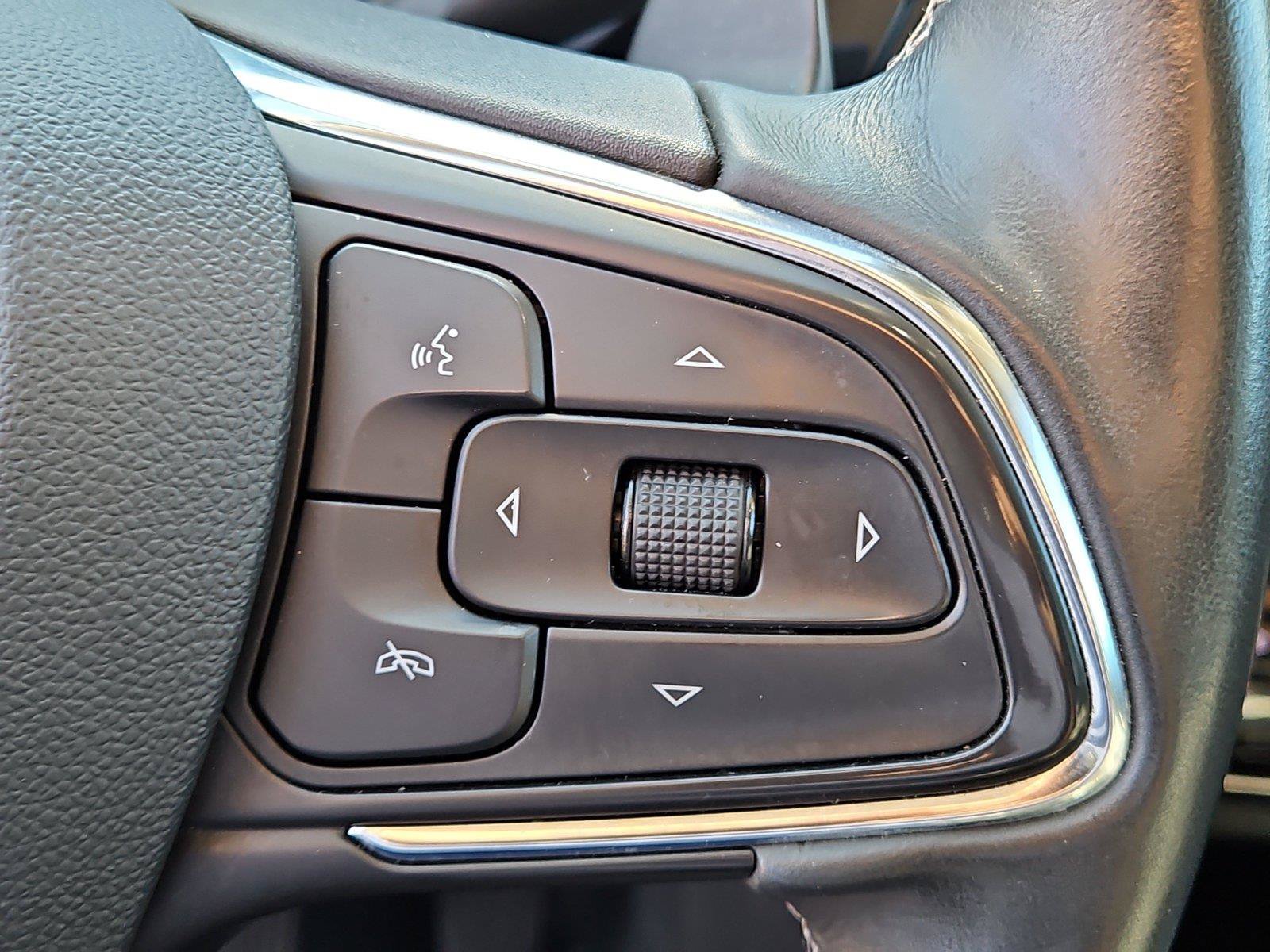 Used 2023 Buick Envision Essence AWD/4WD image 23