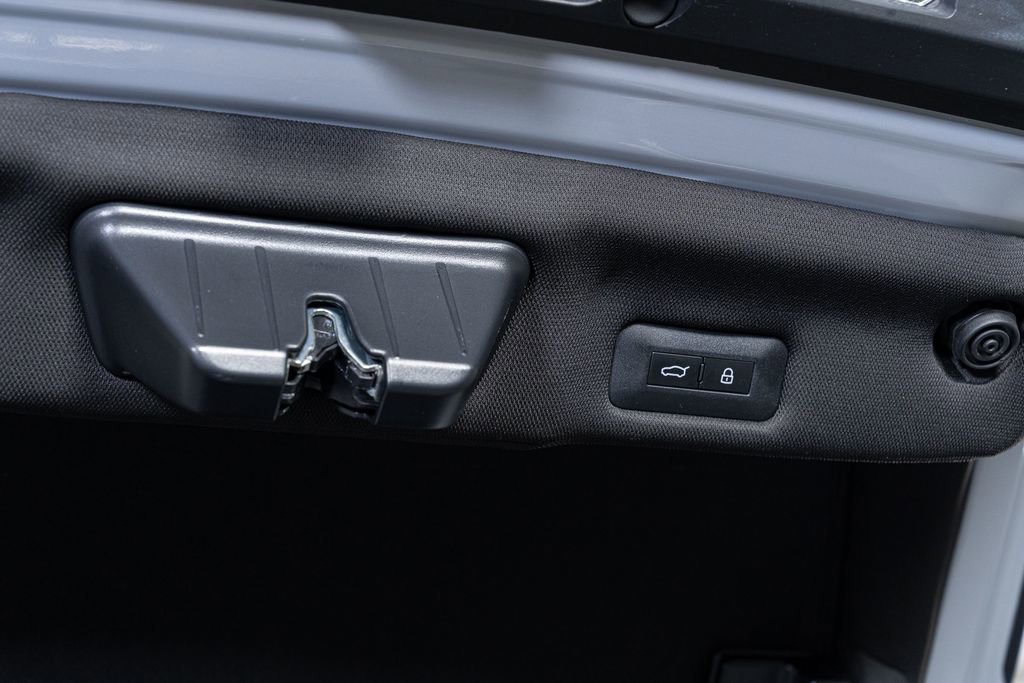 Used 2025 Ferrari 12Cilindri image 18