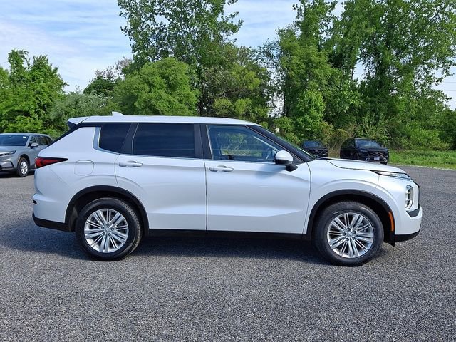 Used 2022 Mitsubishi Outlander ES AWD/4WD image 7