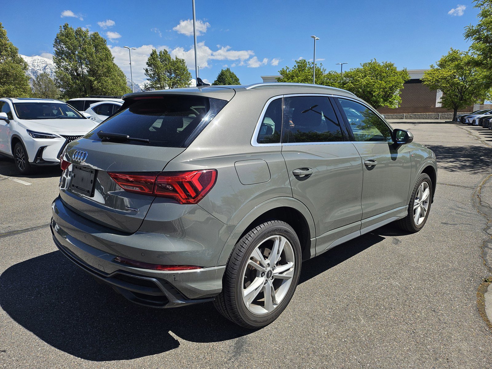 Used 2022 Audi Q3 2.0T Premium Plus w/ Premium Plus Package AWD/4WD image 5