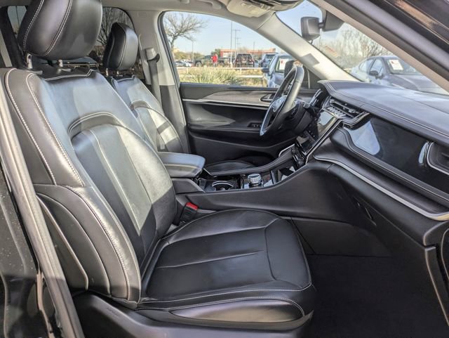 Used 2022 Jeep Grand Cherokee Limited image 30