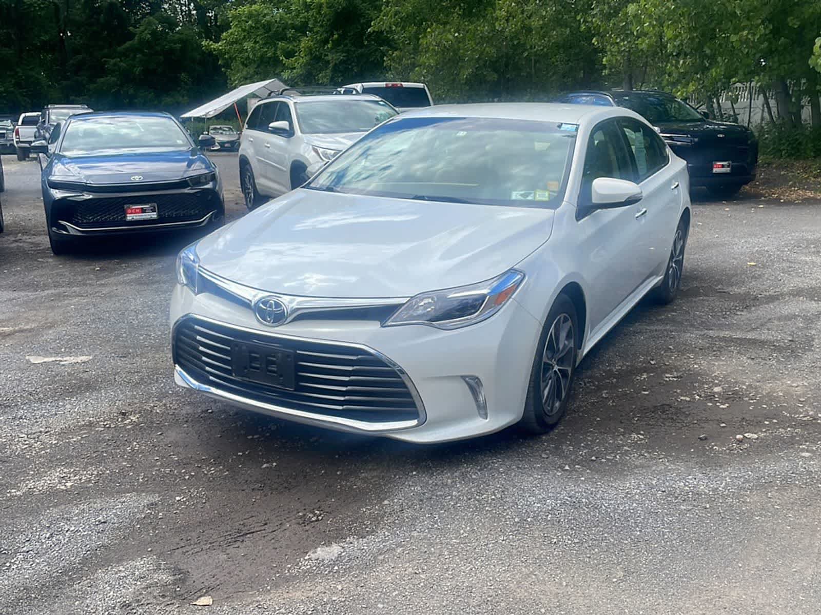 Used 2016 Toyota Avalon XLE FWD video 1