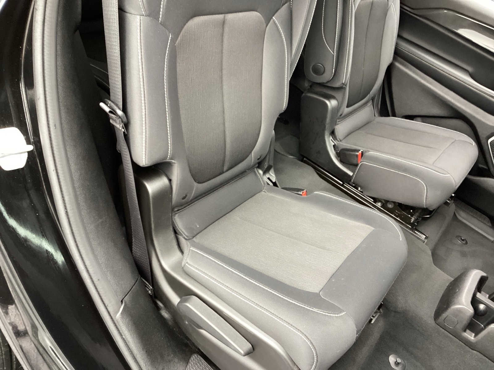 Used 2022 Jeep Grand Cherokee L Laredo w/ Luxury Tech Group I image 21