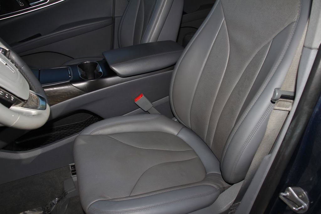 Used 2019 Lincoln Nautilus Reserve FWD image 18