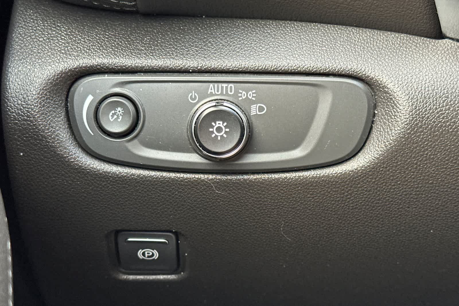 Used 2020 Chevrolet Blazer LT FWD image 32