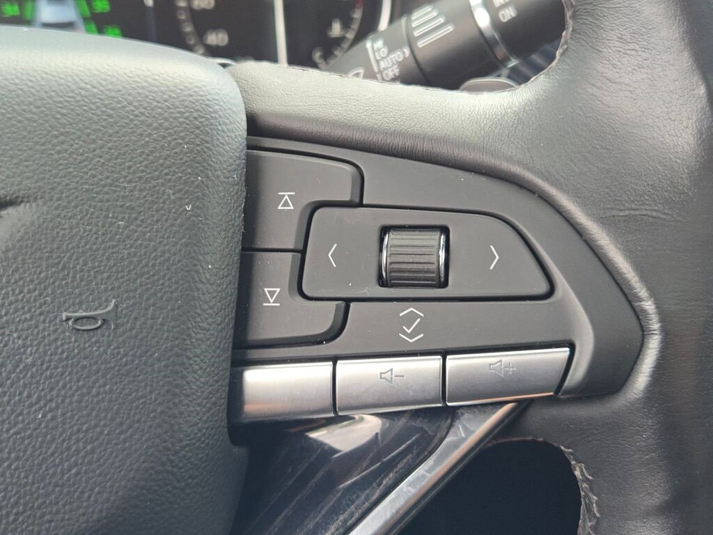 Used 2023 Cadillac XT6 Premium Luxury image 37