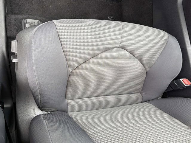Certified 2025 Toyota Highlander LE FWD image 9