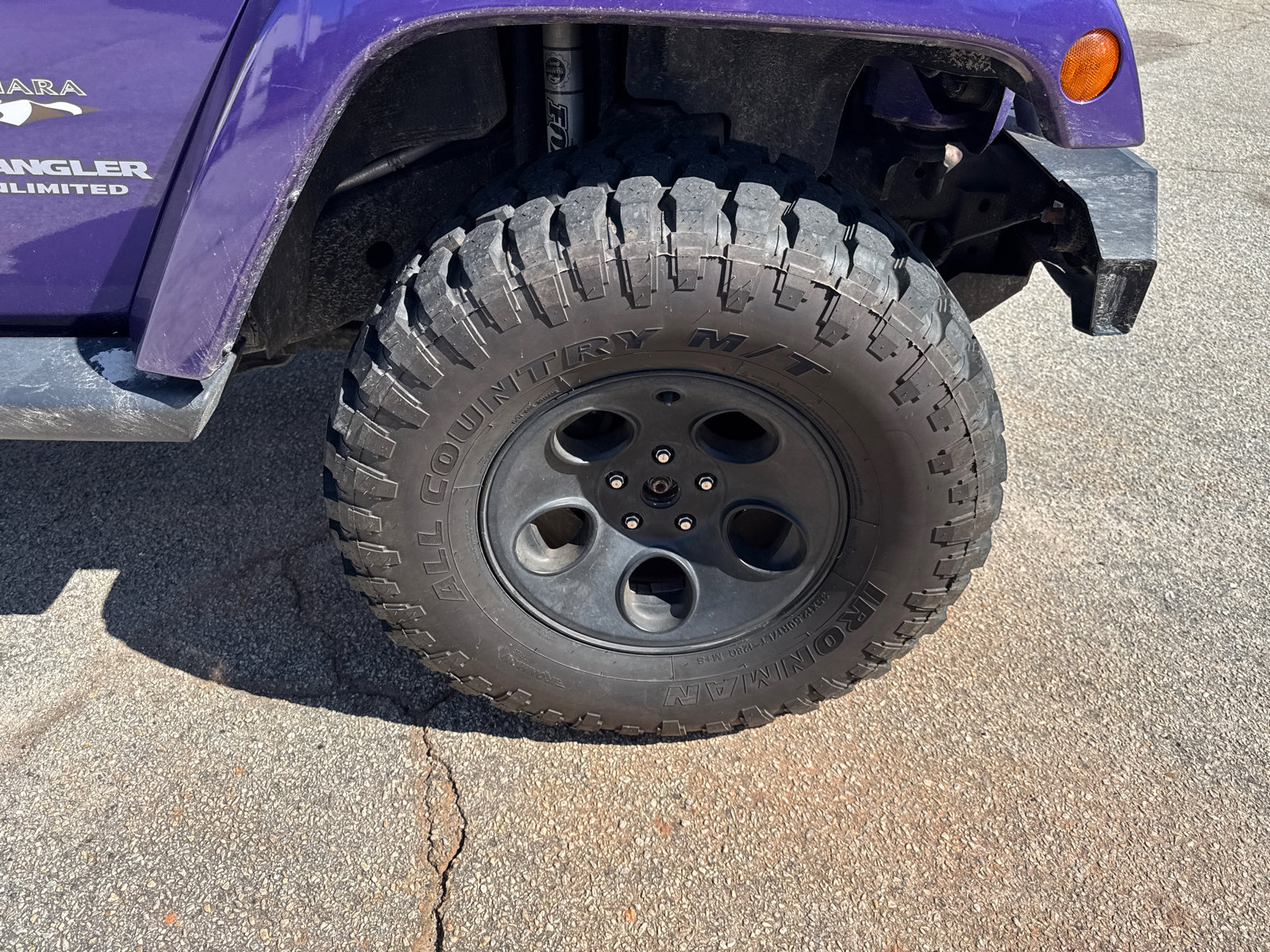 Used 2017 Jeep Wrangler Unlimited Sahara w/ Max Tow Package image 12