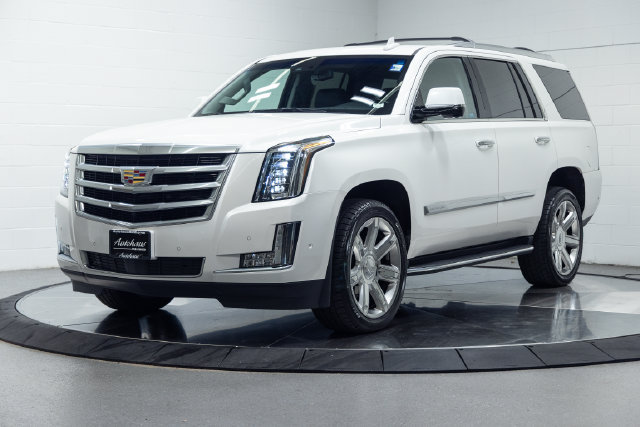 Used 2018 Cadillac Escalade Premium Luxury AWD/4WD image 6