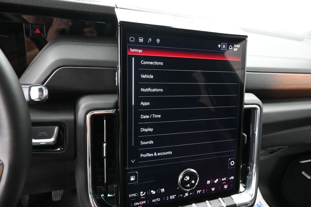 Used 2025 GMC Yukon XL Denali AWD/4WD image 33