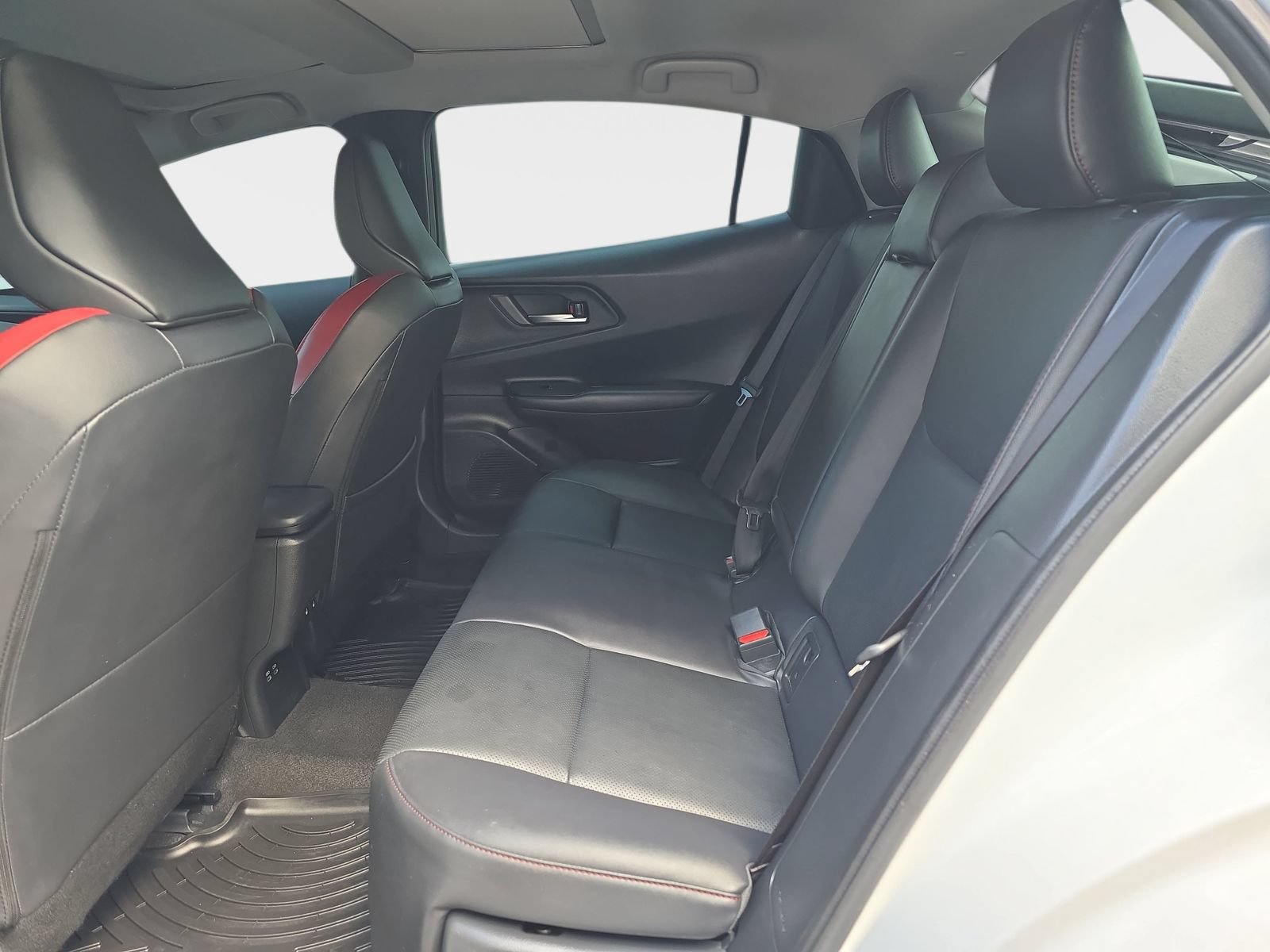 Used 2024 Toyota Prius Prime Premium w/ Advanced Technology Package FWD image 16