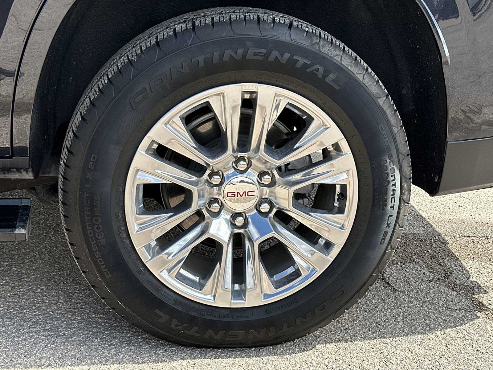 Used 2026 GMC Yukon Denali w/ Sun & Power Step Package AWD/4WD image 16