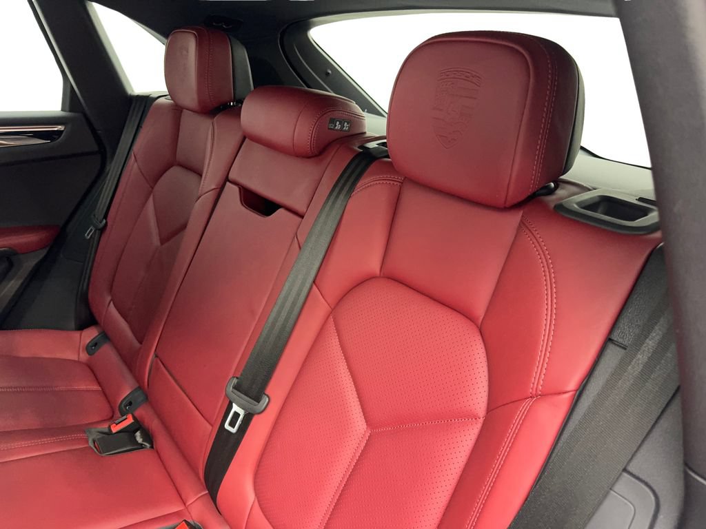 Used 2022 Porsche Macan AWD/4WD image 33