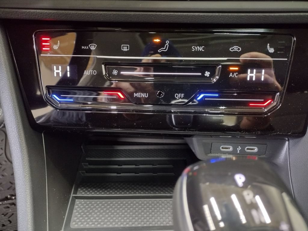 New 2026 Volkswagen Jetta SE FWD image 32