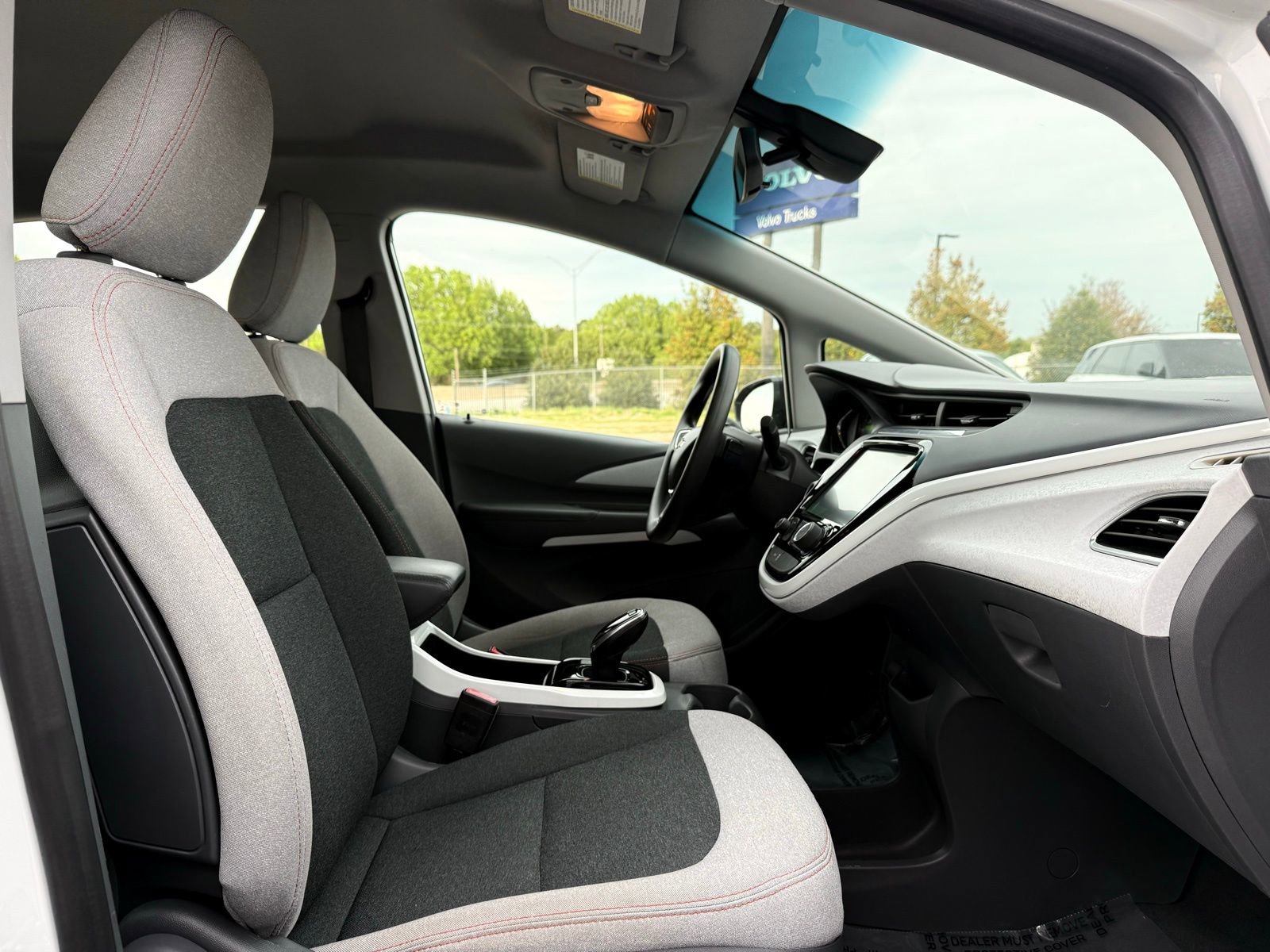 Used 2018 Chevrolet Bolt LT FWD image 22