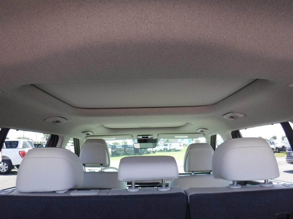 Used 2024 Hyundai Santa Fe Limited image 7