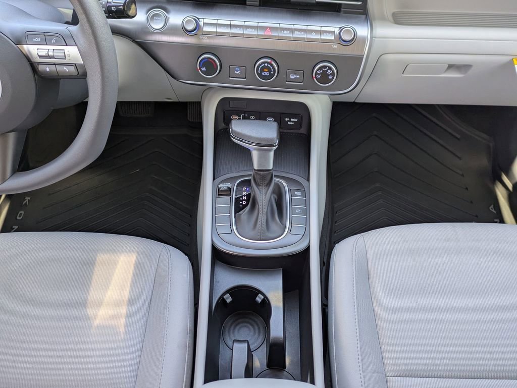 Certified 2025 Hyundai Kona SE FWD image 19
